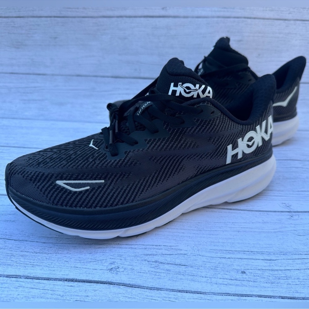 HOKA Clifton 9
